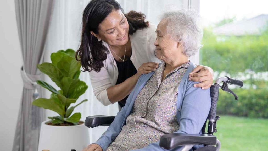 Como conseguir emprego de cuidador de idosos