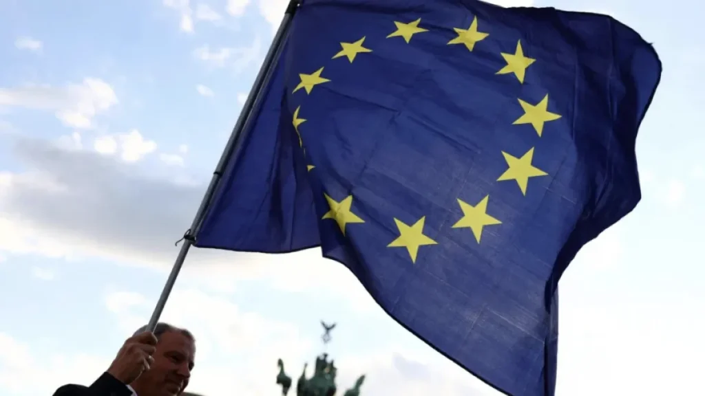UE busca equilíbrio entre crise migratória e ultradireita UE busca equilíbrio entre crise migratória e ultradireita
